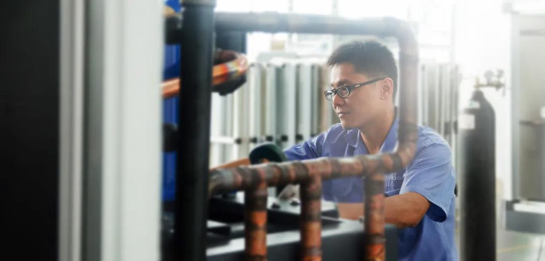 游泳池水处置设备怎么进行守护保养？