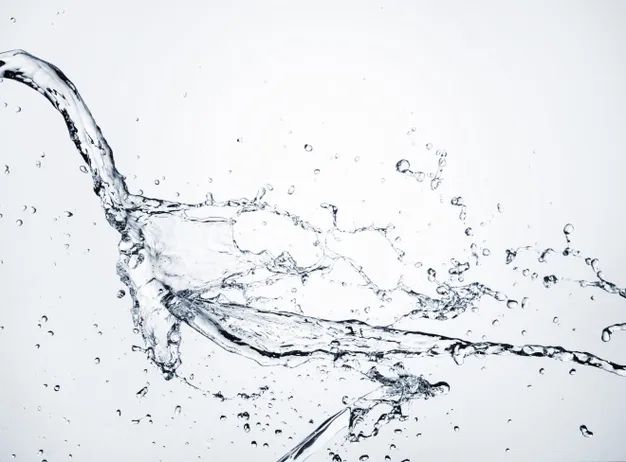 打造专业的校园直饮水设备，给师生们带来健全和方面！